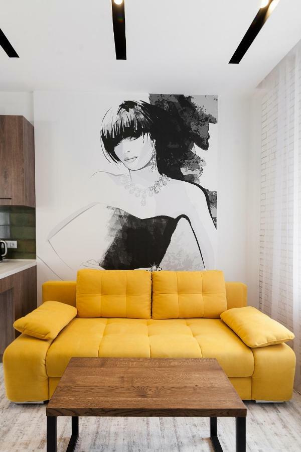 Leogrand Loft Apartments On Lychakivska 4 リヴィウ エクステリア 写真