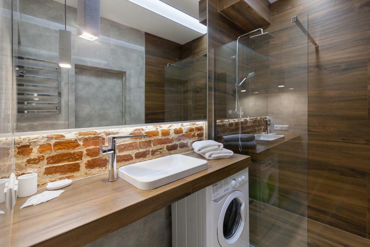 Leogrand Loft Apartments On Lychakivska 4 リヴィウ エクステリア 写真