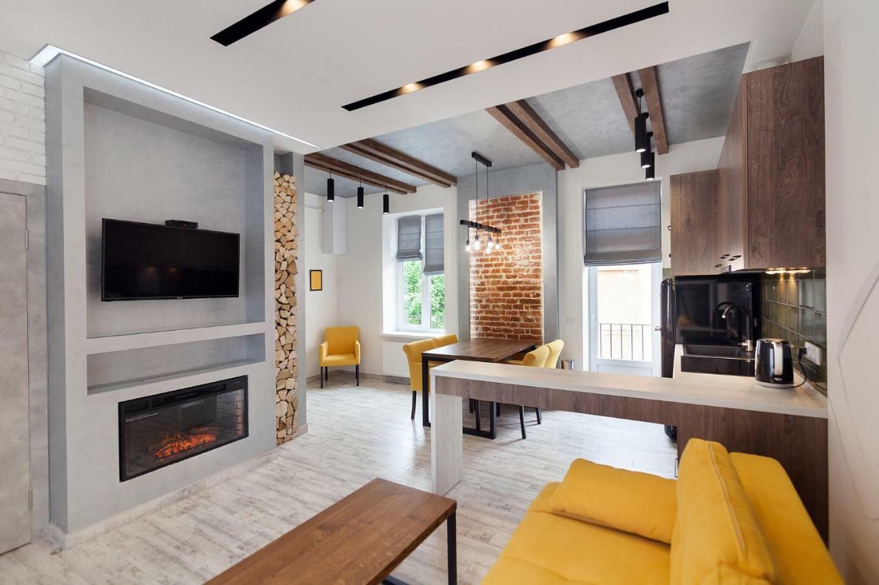 Leogrand Loft Apartments On Lychakivska 4 リヴィウ エクステリア 写真