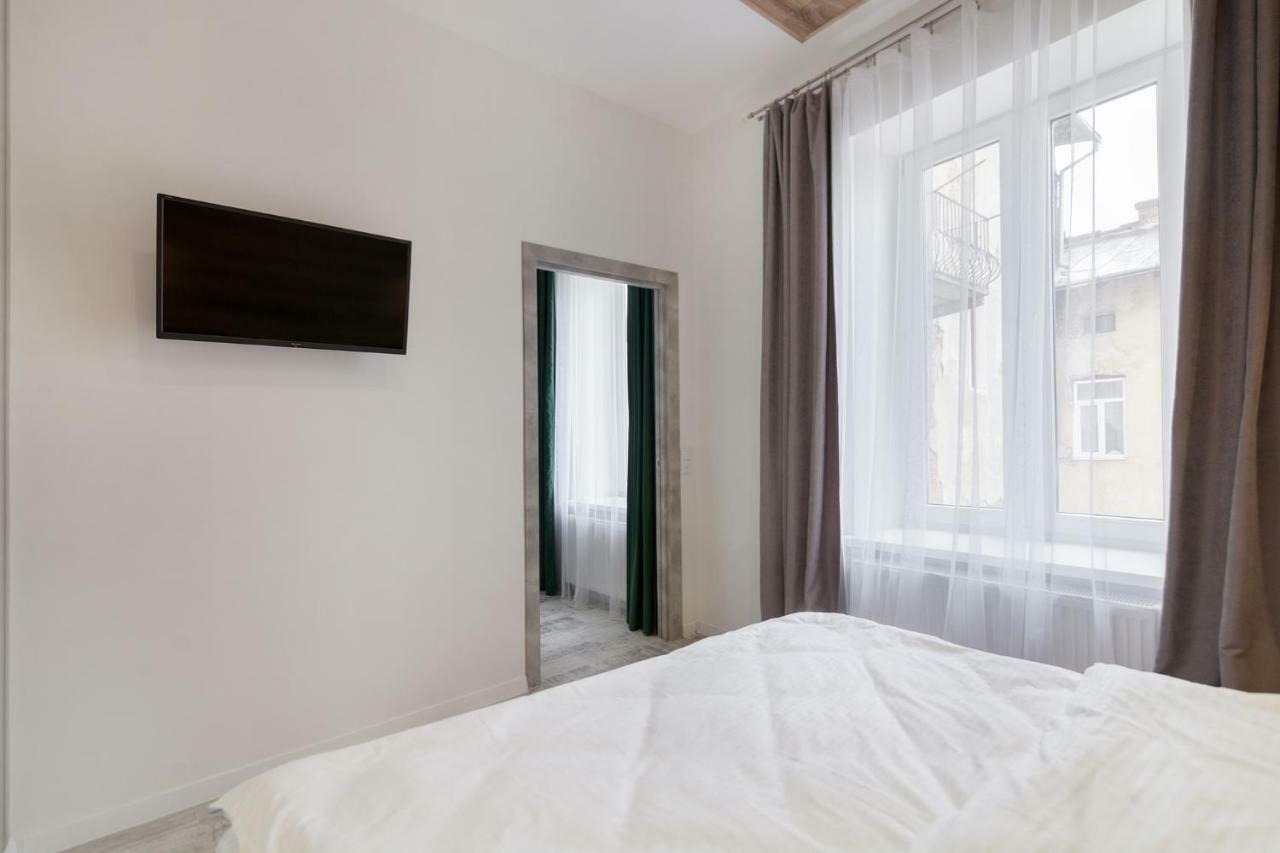 Leogrand Loft Apartments On Lychakivska 4 リヴィウ エクステリア 写真