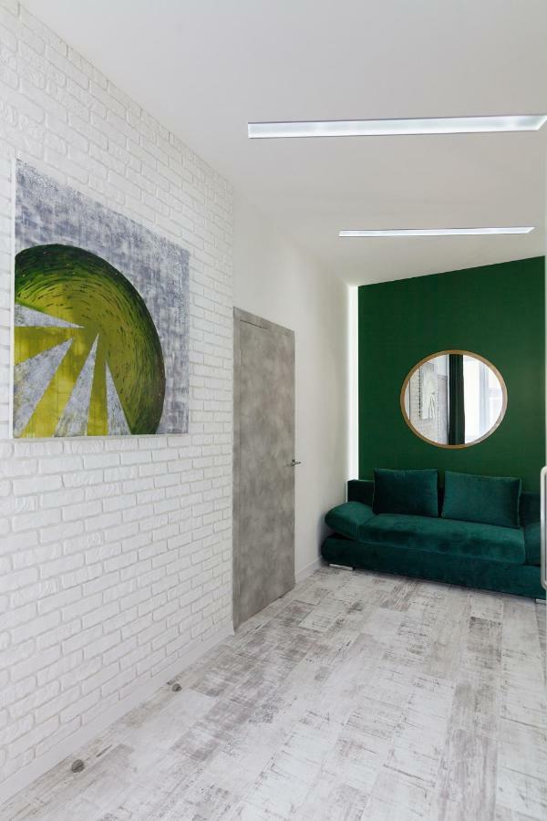 Leogrand Loft Apartments On Lychakivska 4 リヴィウ エクステリア 写真