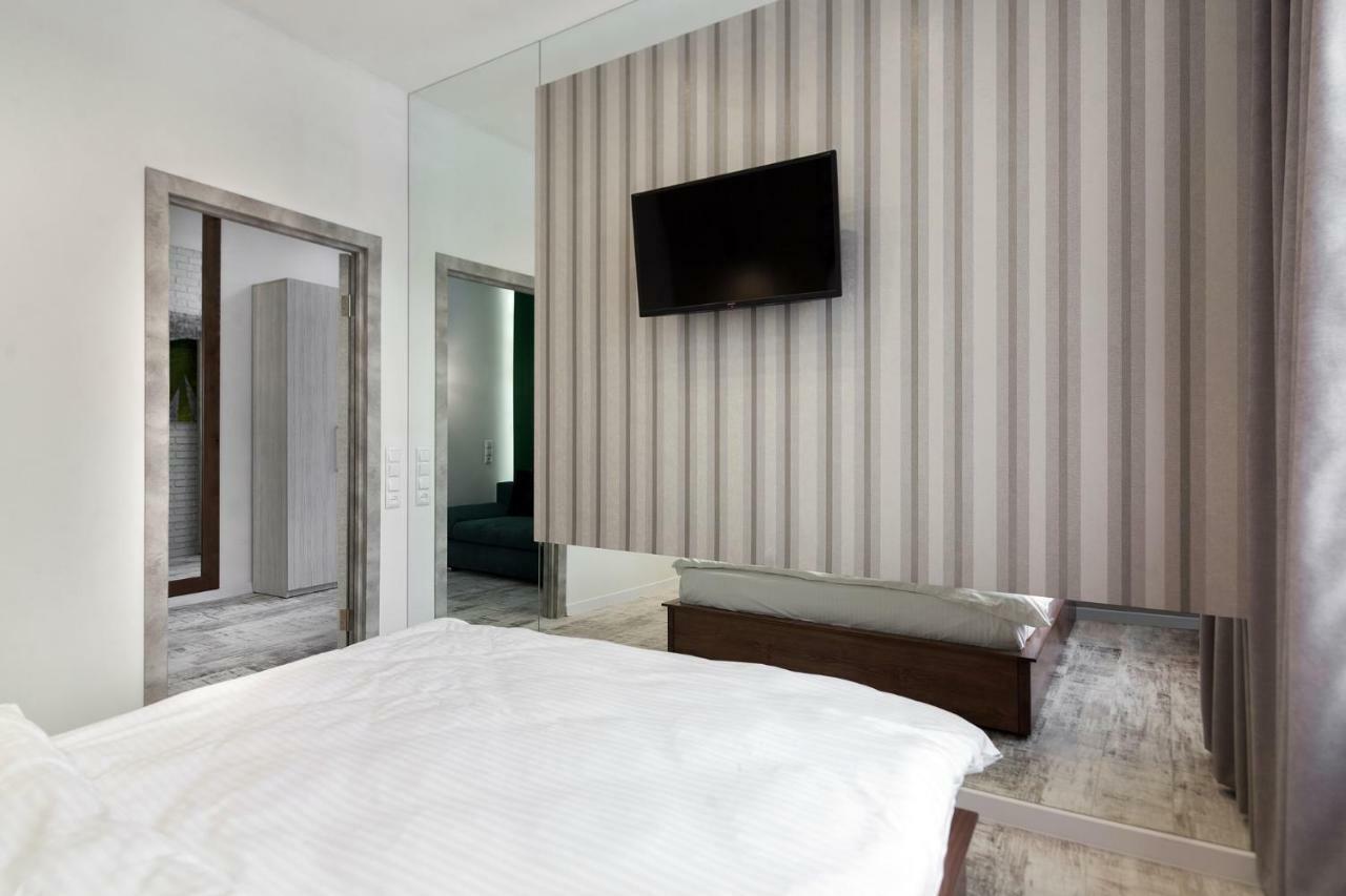 Leogrand Loft Apartments On Lychakivska 4 リヴィウ エクステリア 写真